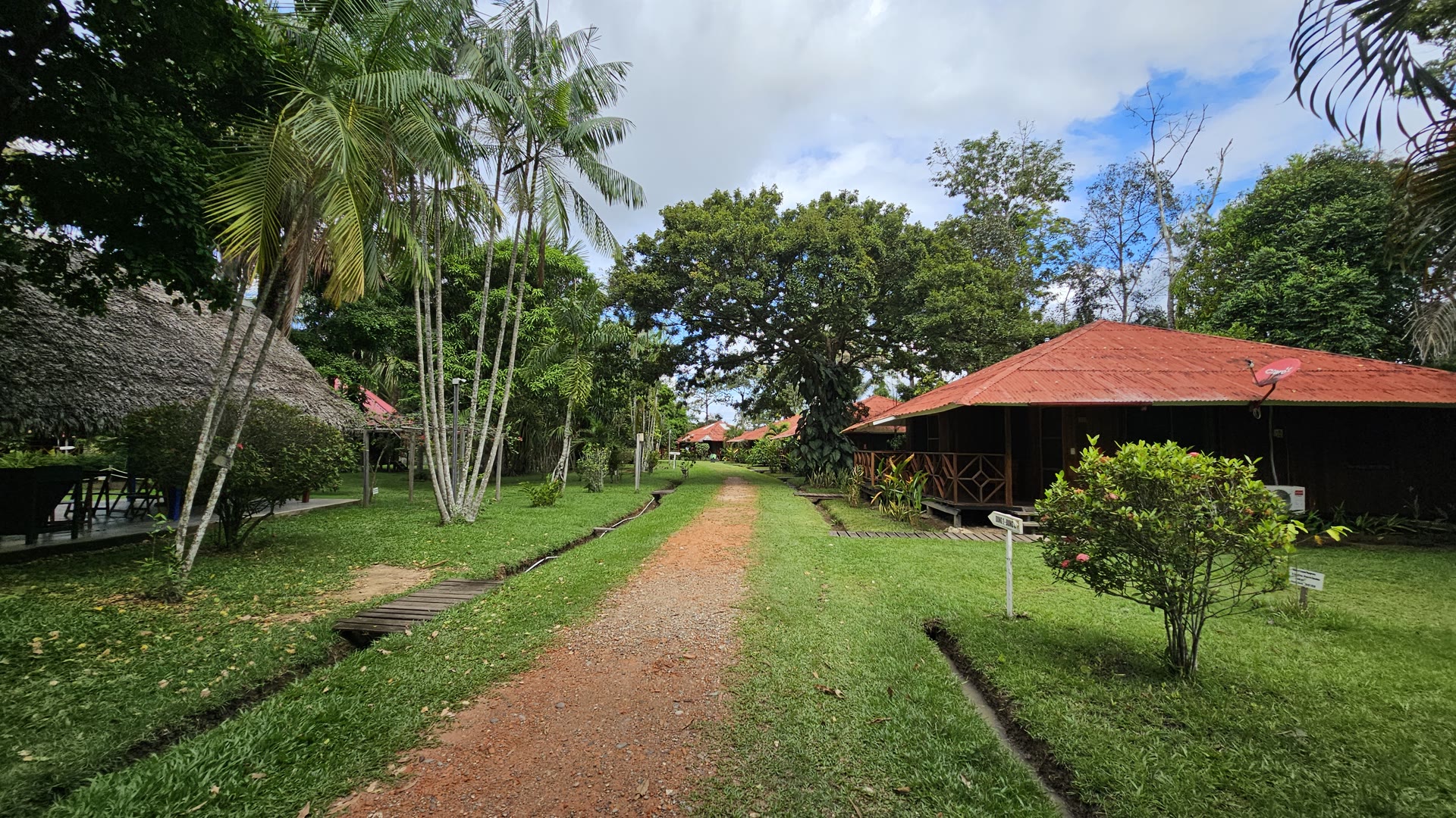 Amazon lodge garden